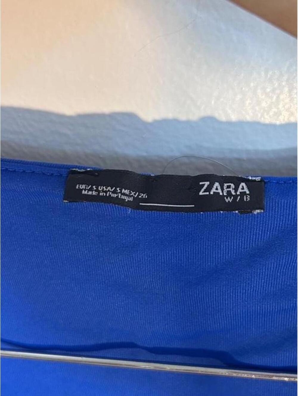 Zara Women's Blue Sleeveless Tank Top - Picture 2 of 7